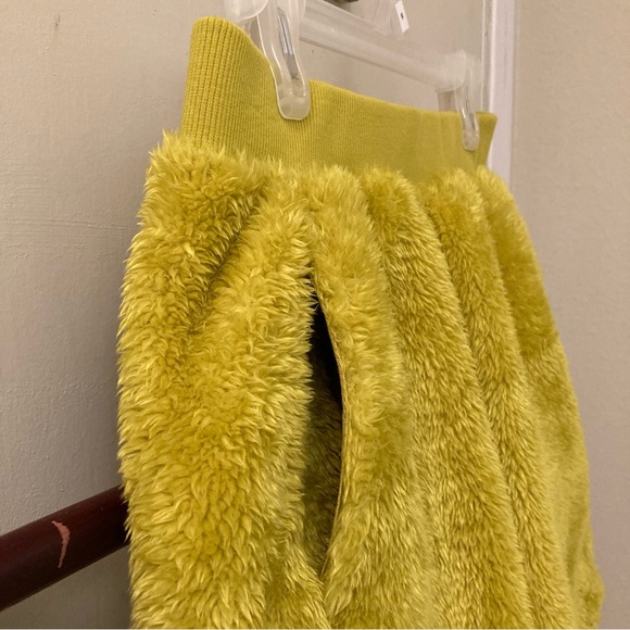 UGG Camilia Sherpa Shorts (NWT) in Mustard Yellow (Size S) - Cozy Wear - Picture 9 of 16